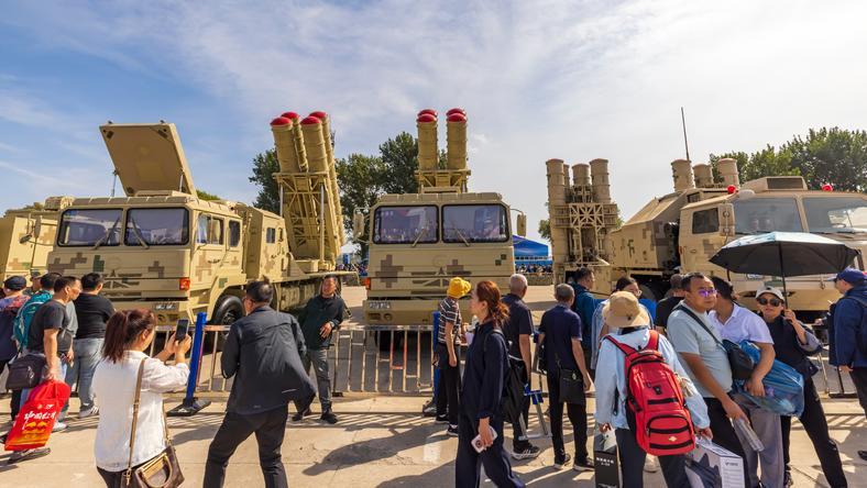 中国“从实力地位出发”的强硬反击,美国得习惯起来